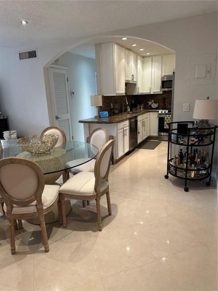 IMPERIAL POINT COLONNADES