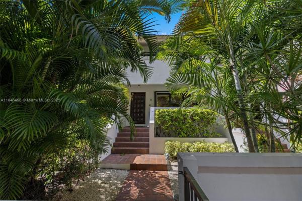 BILTMORE COURT VILLAS CON