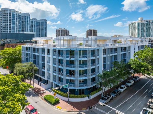 LOFTS AT MAYFAIR CONDO