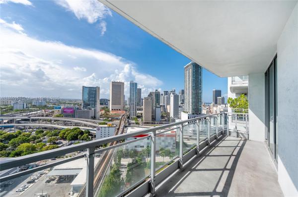90 SW 3RD ST #2409, MIAMI, FL 33130