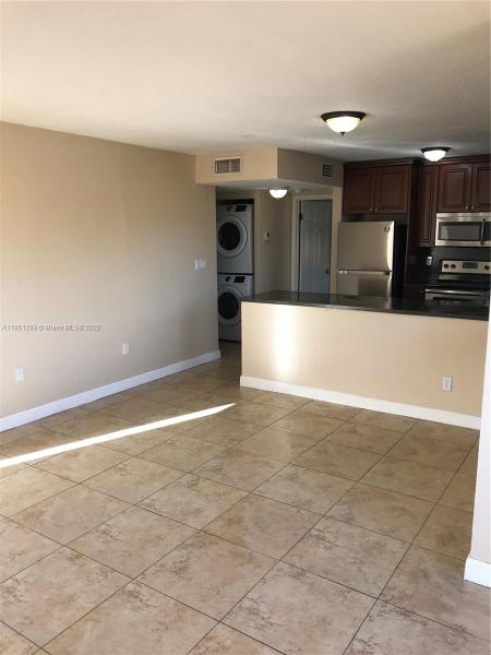 LAKE FOREST PARK CONDO V