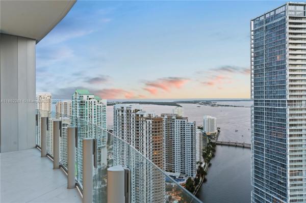300 BISCAYNE BOULEVARD WAY #4007, MIAMI, FL 33130