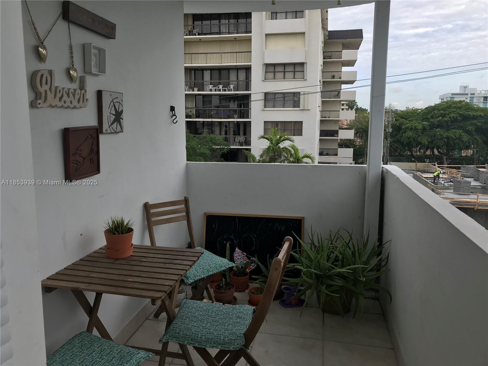 THE ATRIUM CONDO - фото