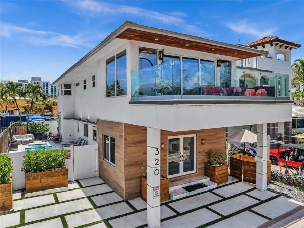 HOLLYWOOD BEACH SECOND AD