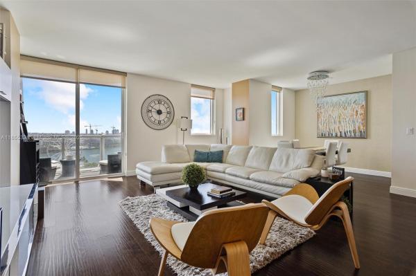 244 BISCAYNE BLVD #1803, MIAMI, FL 33132