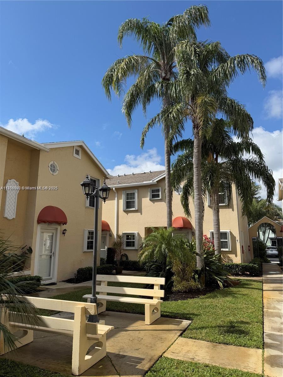 WATERSIDE VILLAGE - фото