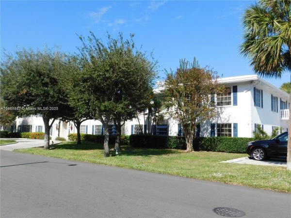 Imperial Point Colonnades