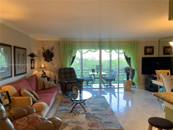 FAIRWAYS ROYALE CONDO