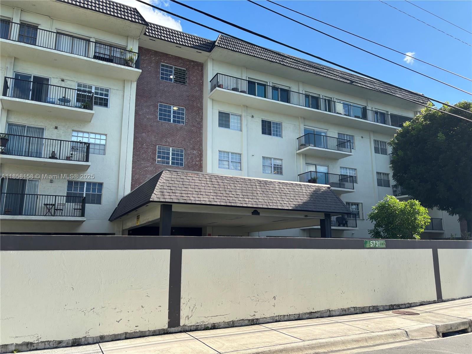 VIRGINIA GARDENS CONDO - фото