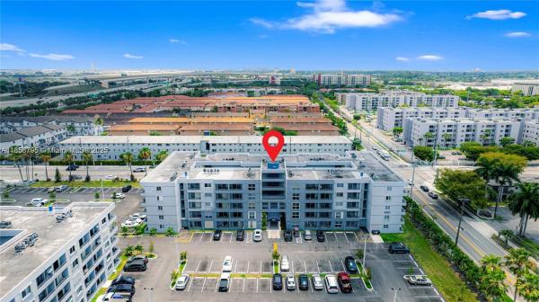 PALM COURT OF MIAMI CONDO