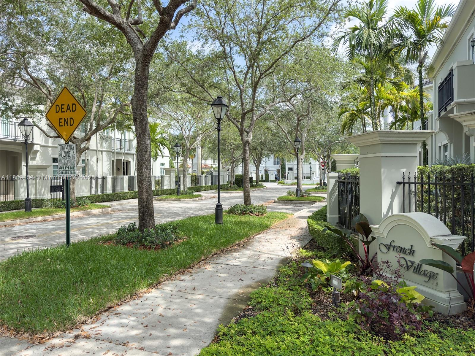 French Village - фото