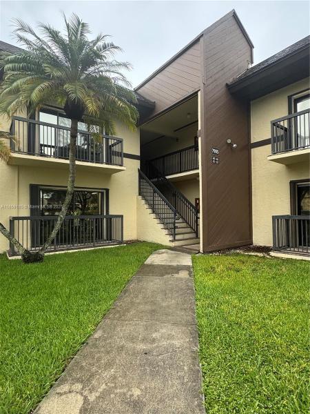 KINGS CREEK WEST CONDO BL