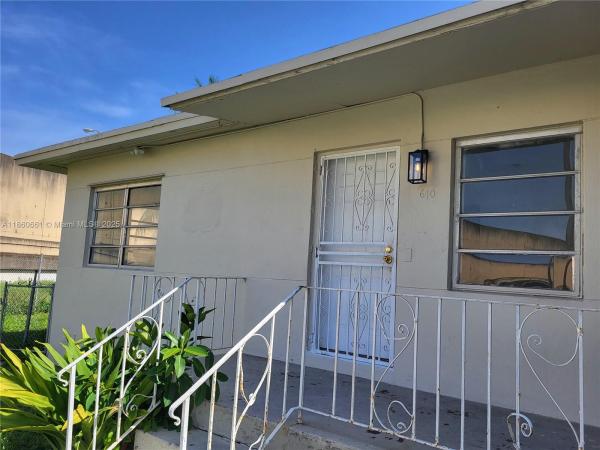 LITTLE RIVER SCH TRACK