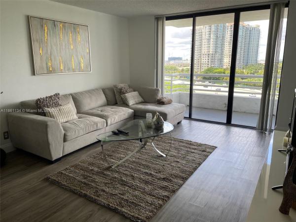 3300 NE 192ND ST #902, AVENTURA, FL 33180