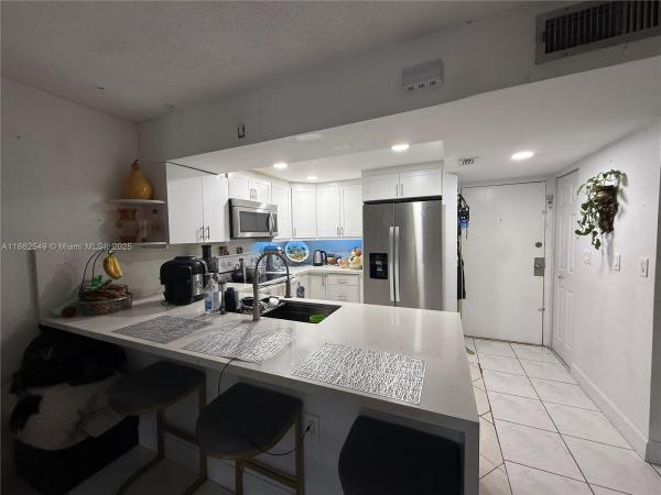 PROMENADE AT KENDALL LAKE