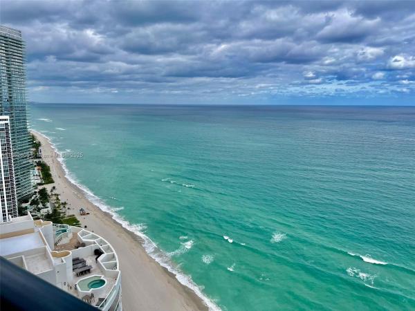 18555 COLLINS AVE #3705, SUNNY ISLES BEACH, FL 33160