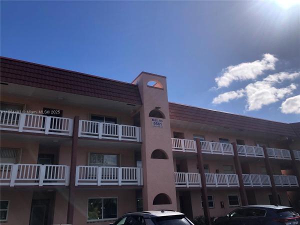 SUNRISE LAKES PHASE 3