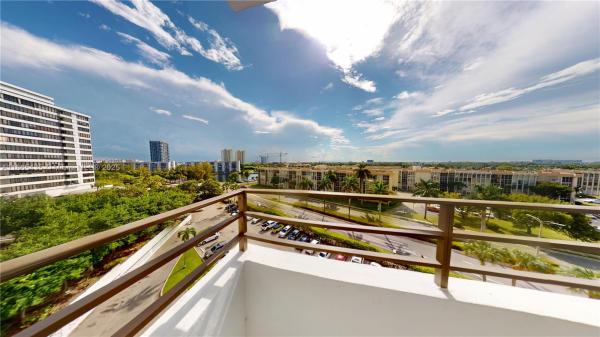 600 THREE ISLANDS BLVD #607, HALLANDALE BEACH, FL 33009