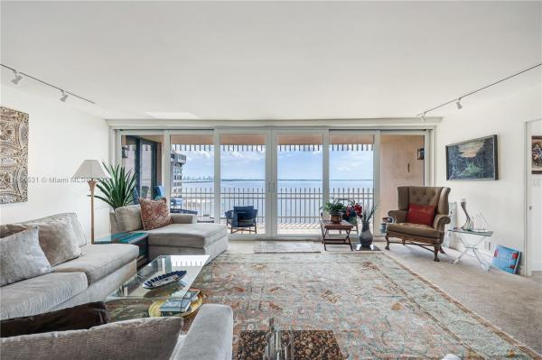 Grove Isle Condominium