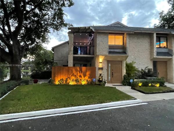 WIMBLEDON AT JACARANDA CO