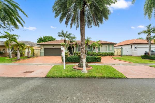 ROYAL GARDEN ESTATES