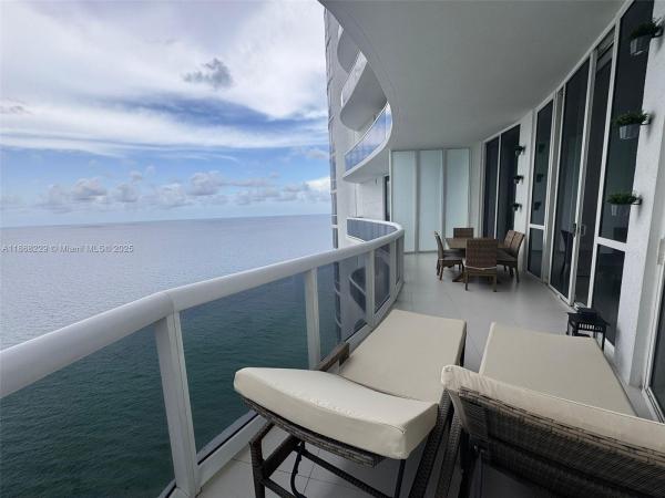 15901 COLLINS AVE #3403, SUNNY ISLES BEACH, FL 33160