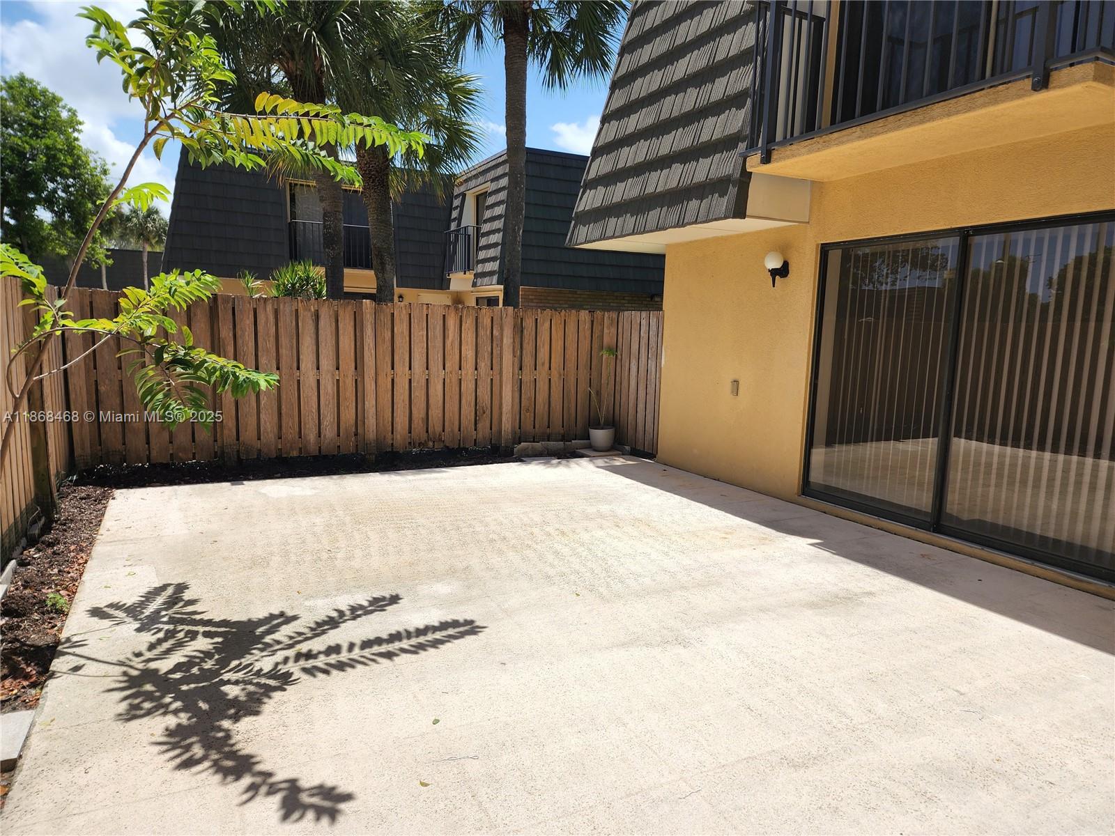 VILLAGE OF SANDALWOOD LAK - фото