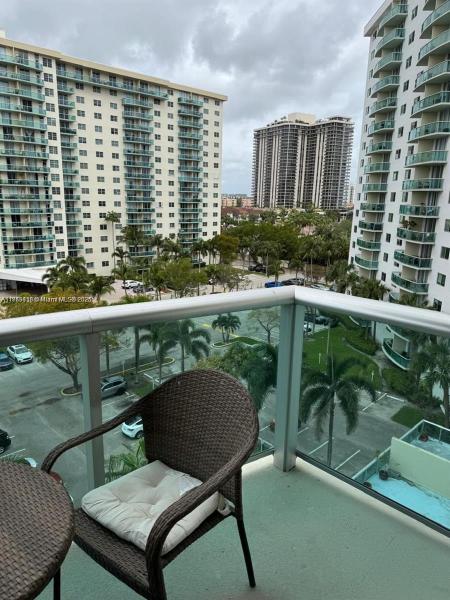 19380 COLLINS AVE #707, SUNNY ISLES BEACH, FL 33160