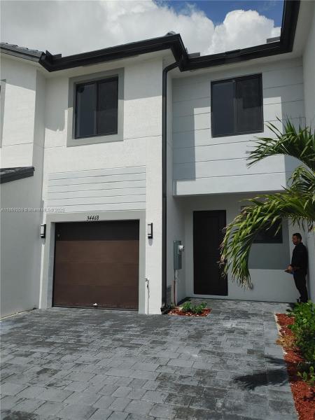 CENTURY PARK SQUARE PB