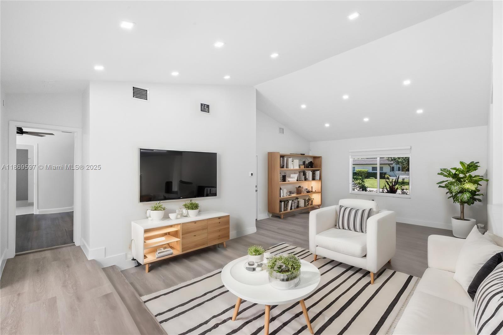 UNPLATTED - фото