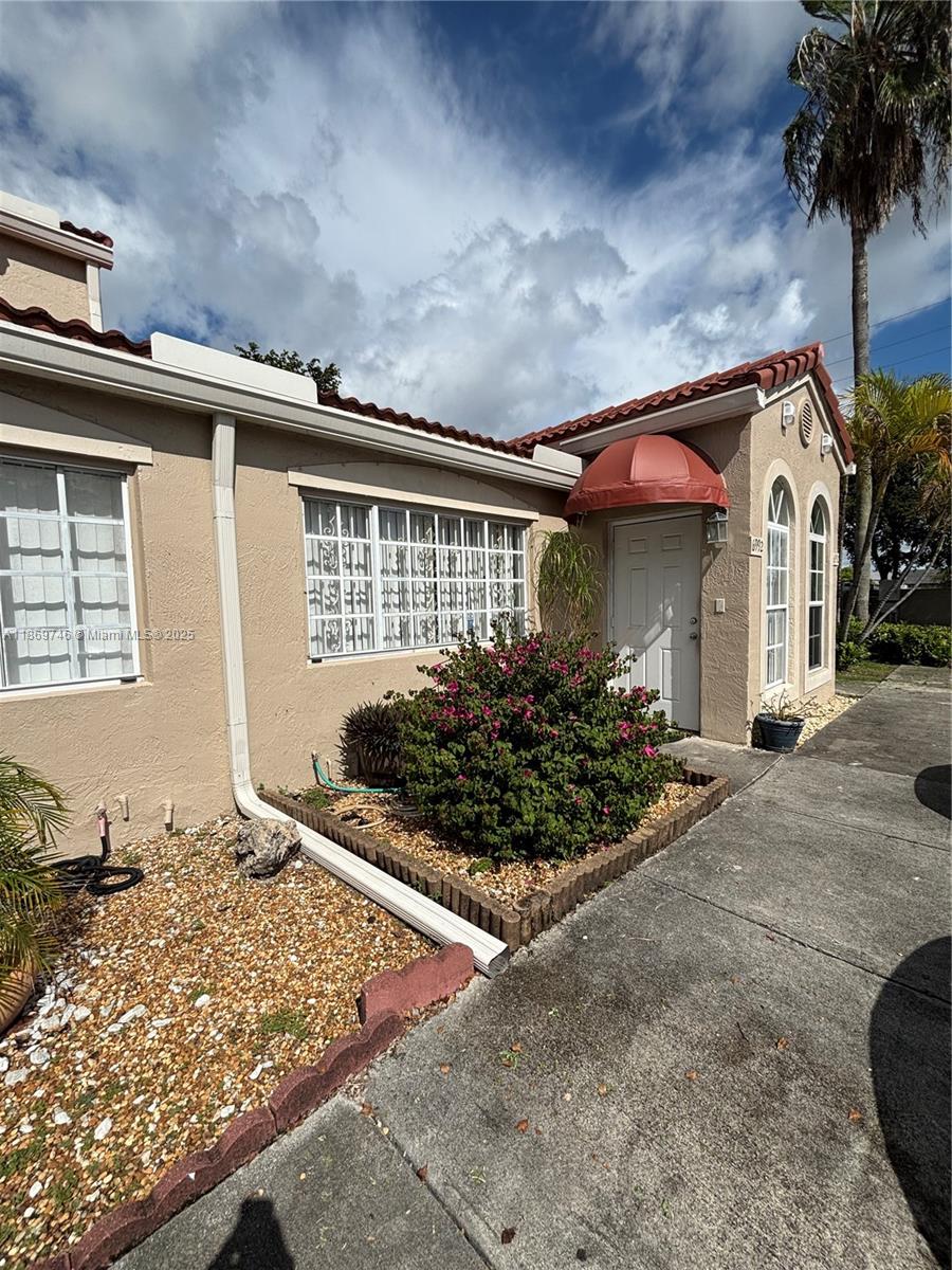 FOUNTAIN PK VILLAGE HOMES - фото