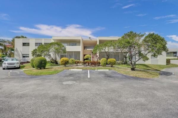 LAKEVIEW CONDOMINIUM