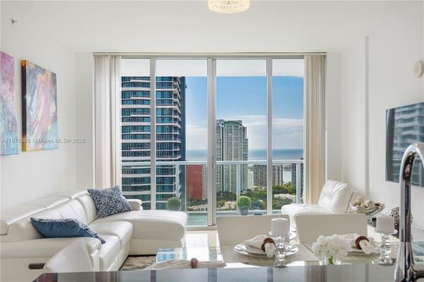 79 SW 12TH ST #3704, MIAMI, FL 33130