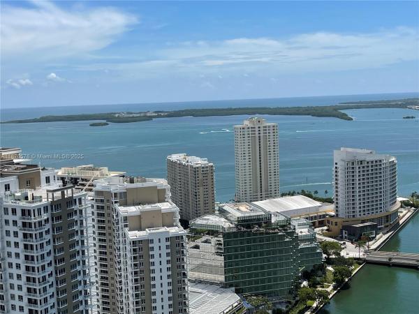 ICON BRICKELL CONDO NO 1
