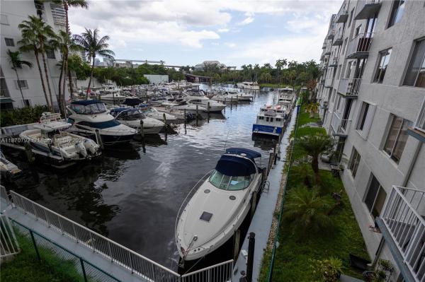 SERENITY ON THE RIVER CON