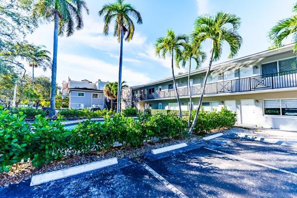 EDGEWATER OF CORAL GABLES