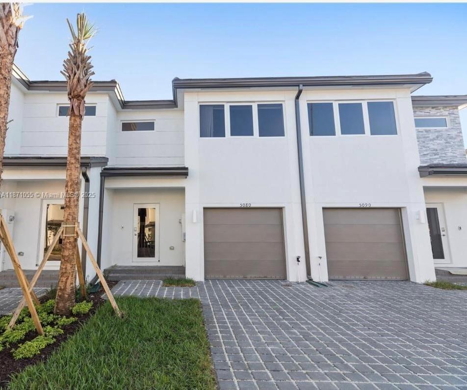 Townhouse - фотография Townhouse - фото