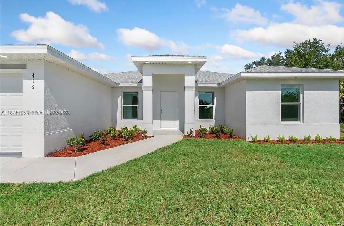 Single Family - фото