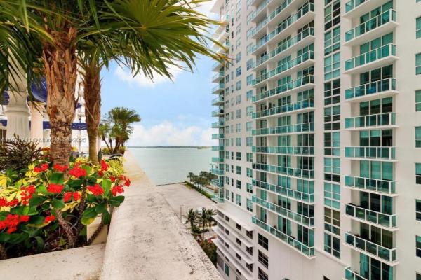 THE MARK ON BRICKELL COND