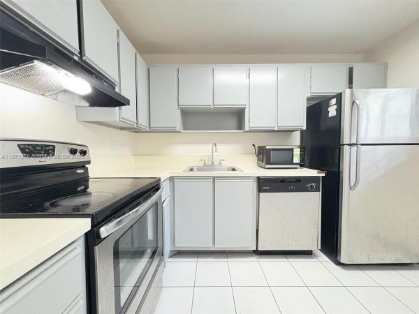 GARDENS NORTH TEN CONDO