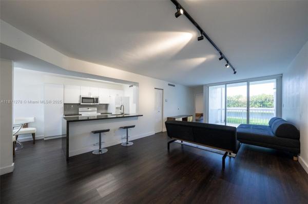 THE GREENS AT DORAL CONDO