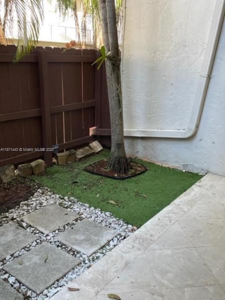 VILLAS OF PINECREST CONDO