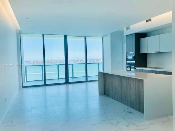BISCAYNE BEACH CONDO