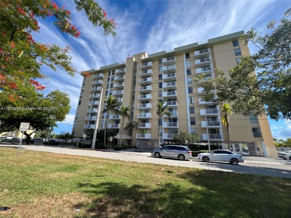 KEYSTONE TOWERS CONDO