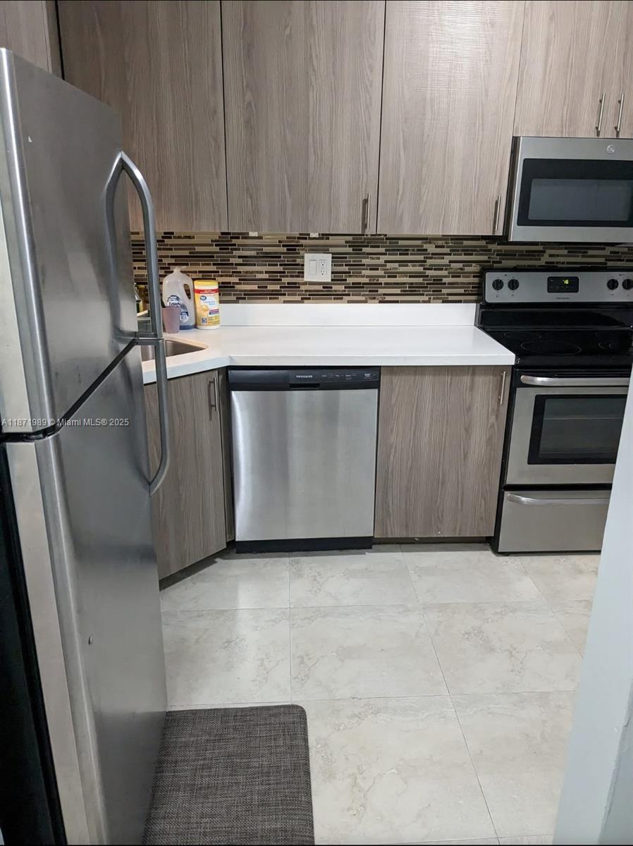 OMEGA CONDO NO 7 - фото