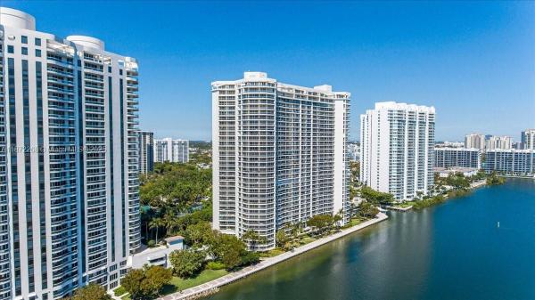 7000 ISL BLVD WILLIAMS IS