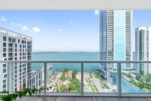 BAY HOUSE MIAMI CONDO