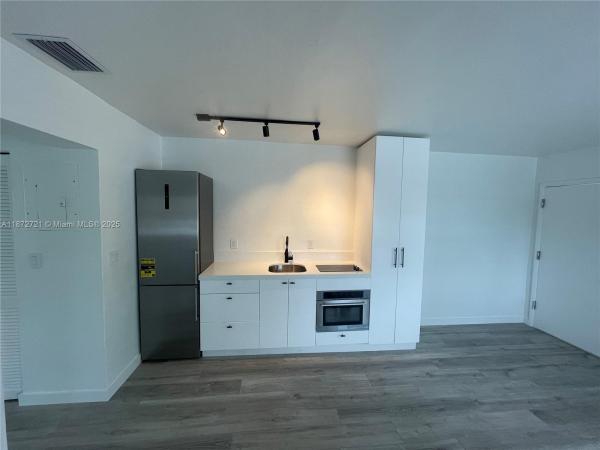 WASHINGTON AVE CONDO