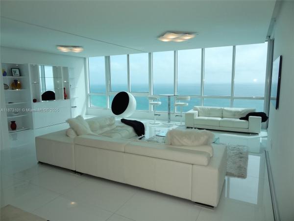 CONTINUUM ON SOUTH BEACH