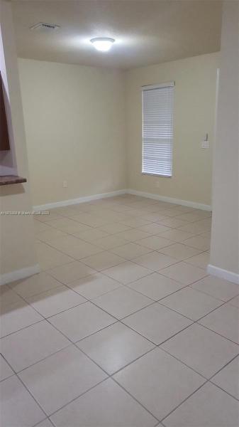 KENDALL COMMONS RESIDENTI